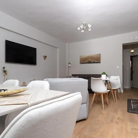 Apartament Georgias *